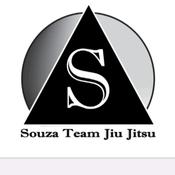 LOGO DA EQUIPE SOUZA TEAM JIU-JITSU - SAPIRANGA-RS